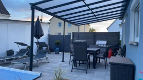 modern house with pool - 3 bedrooms 2 Bathrooms